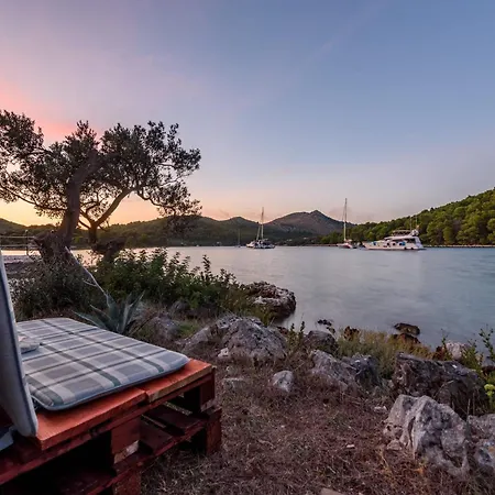 Zora Zadarvillas - Private Island Retreat فيلة