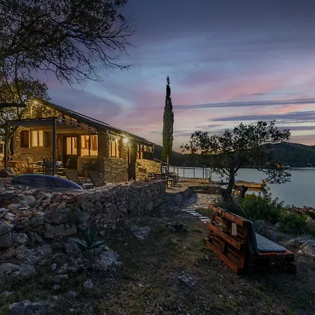 Βίλα Zadarvillas Off-grid Private Island Retreat