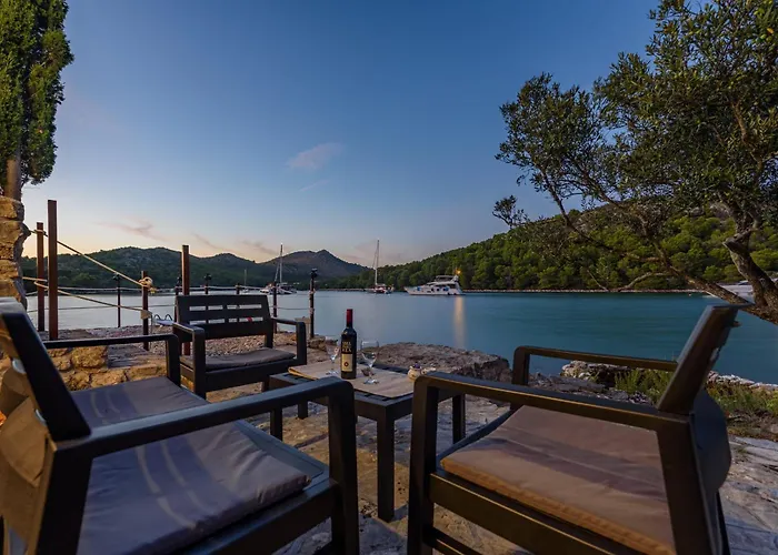 Zora Zadarvillas - Private Island Retreat Sali