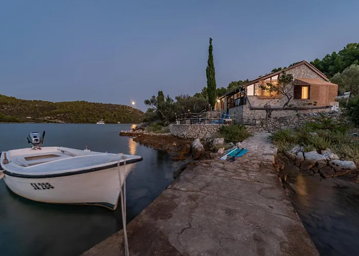 Zora Zadarvillas - Private Island Retreat سالي